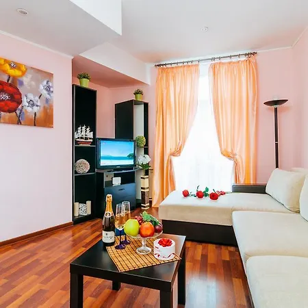 Vip-kvartira By Nezavisimosti 46 Apartment